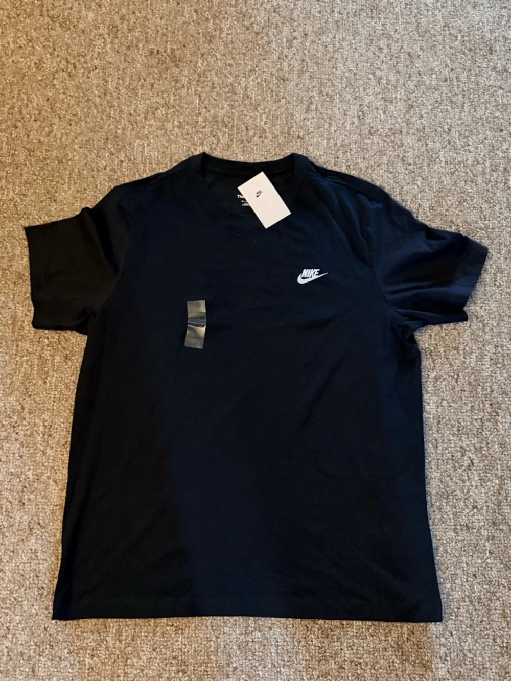 🖤 New Nike Sportswear Club Men's T-Shirt🖤